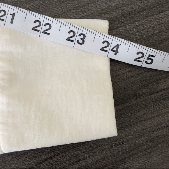 CUPCAKES AND CASHMERE ANTHROPOLOGIE | Womens V Neck Long Sleeve White Blouse. - Picture 9 of 12